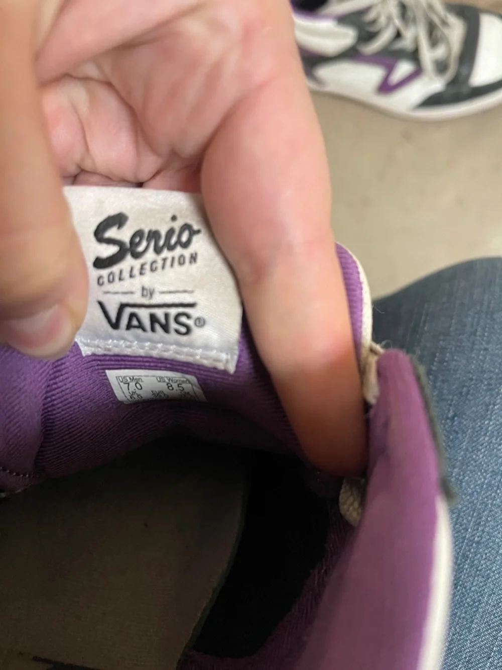 Vans Sneakers Sz 8.5 Women’s - Picture 3 of 5